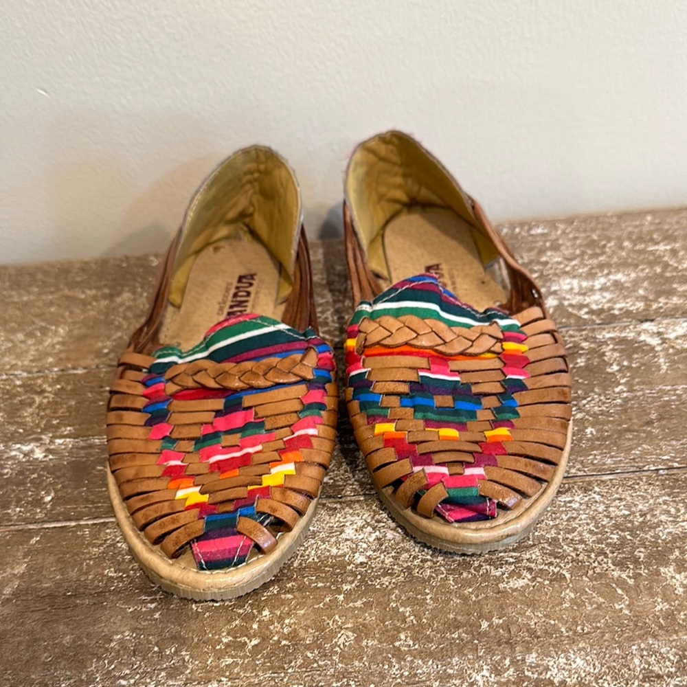 Vionic Multicolor Woven Flats made in Mexico size 7.5